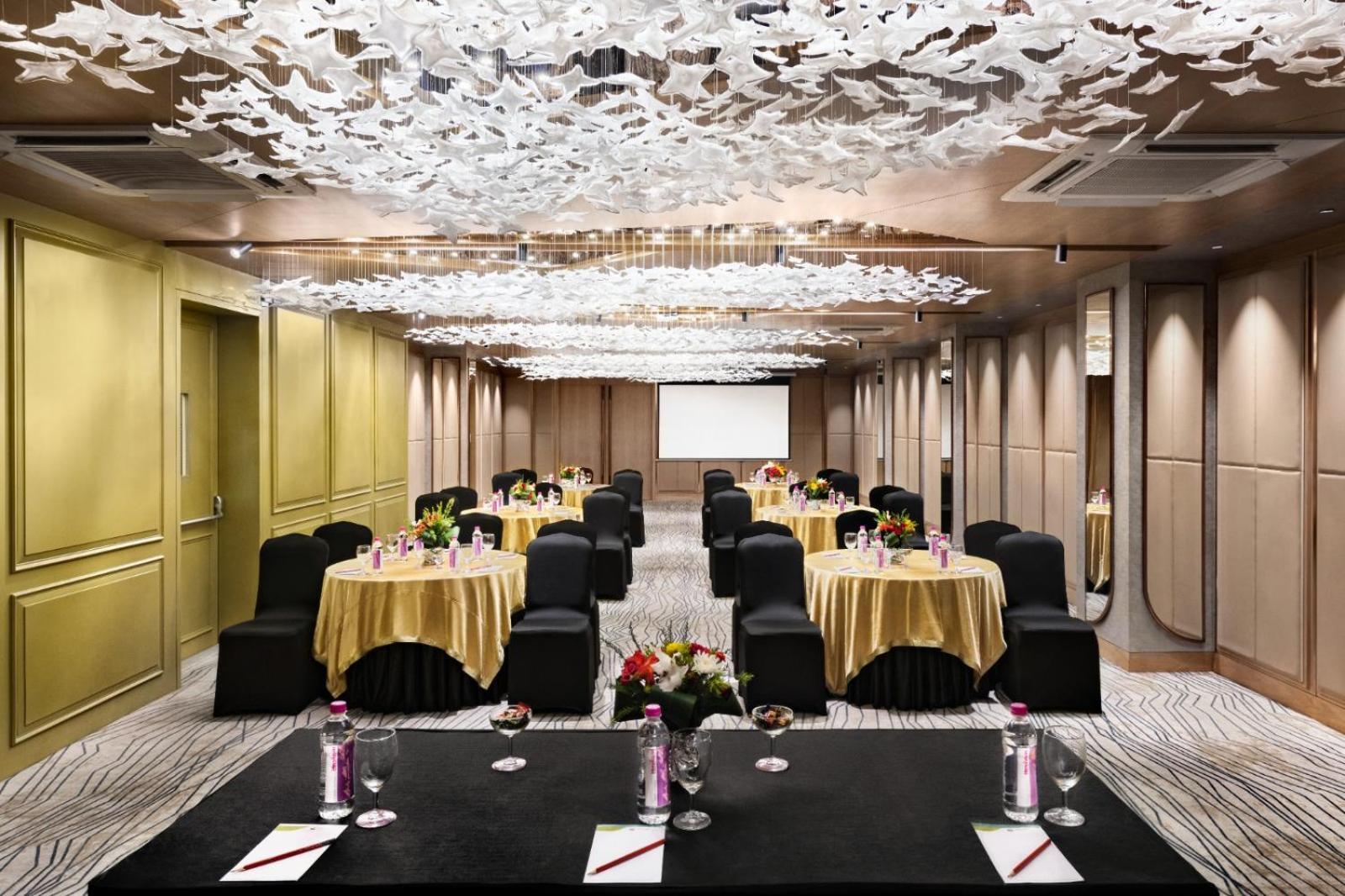 Ramada Encore By Wyndham Siliguri Sevoke Road Extérieur photo